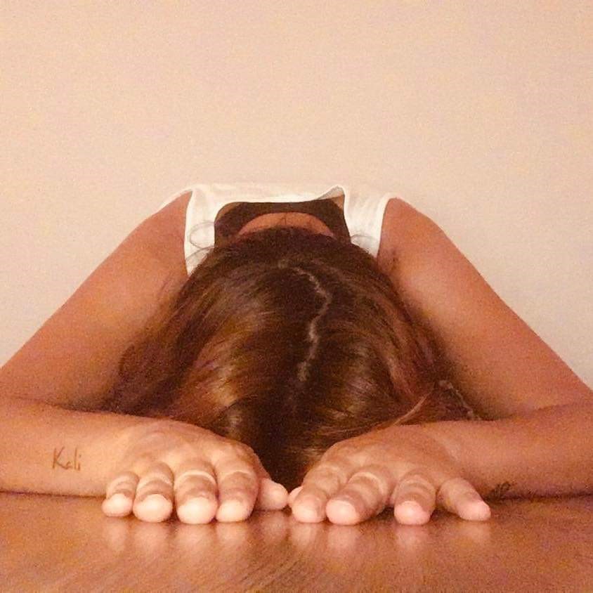 foto cuadrada balasana kali